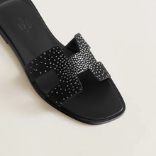 Hermes Oran Noir Sandal - BEAUTY BAR