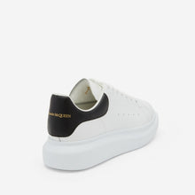 Alexander McQueen Oversize Sneakers In White/Black - BEAUTY BAR