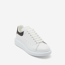 Alexander McQueen Oversize Sneakers In White/Black - BEAUTY BAR