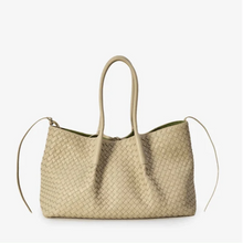 Bottega Veneta Beige Leather Bag Timeless Italian Craftsmanship Elegant Neutral Essential - BEAUTY BAR
