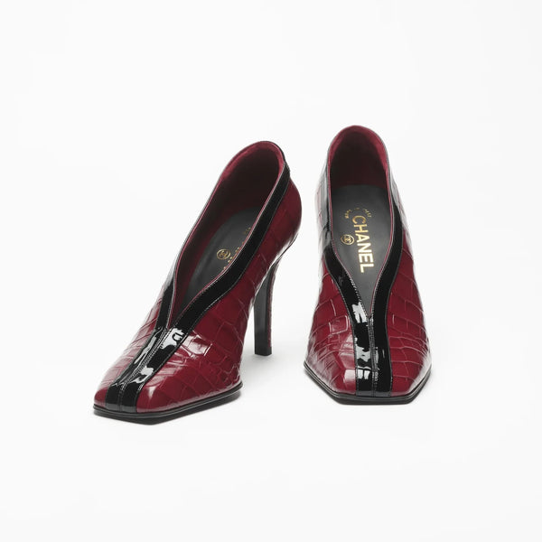 Chanel Croc-Embossed Patent Leather Pumps - BEAUTY BAR
