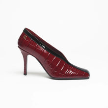 Chanel Croc-Embossed Patent Leather Pumps - BEAUTY BAR