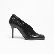 Chanel Pumps Crocodile Embossed Calfskin & Patent Calfskin Black