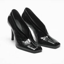 Chanel Pumps Crocodile Embossed Calfskin & Patent Calfskin Black