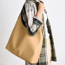 Coach Brooklyn Shoulder Bag - Tote Bag - Cognac - BEAUTY BAR