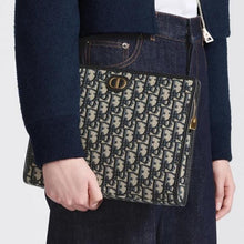 Dior Medium 30 Montaigne Pouch Blue Oblique Jacquard - BEAUTY BAR