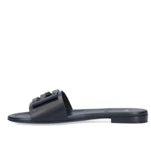 Fendi Baguette Slides Women Leather Black - BEAUTY BAR