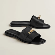 Hermès Giulia Sandal Noir - BEAUTY BAR