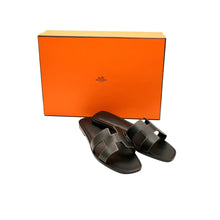 Hermès Oran Sandal Black - BEAUTY BAR