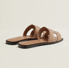 Hermes Oran Sandal Rose - BEAUTY BAR