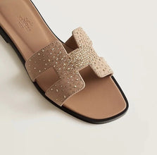 Hermes Oran Sandal Rose - BEAUTY BAR
