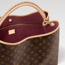 Louis Vuitton Holiday Gift - BEAUTY BAR