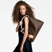 Louis Vuitton Holiday Gift - BEAUTY BAR