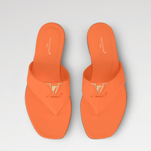 Louis Vuitton Mare Flat Thong With Gold-Toned LV Initials Accessory - BEAUTY BAR