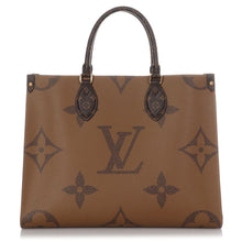 Louis Vuitton Reverse Monogram Giant Onthego GM - BEAUTY BAR