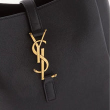 Saint Laurent Women's Black Le 5 À 7 Supple Small Leather Shoulder Bag